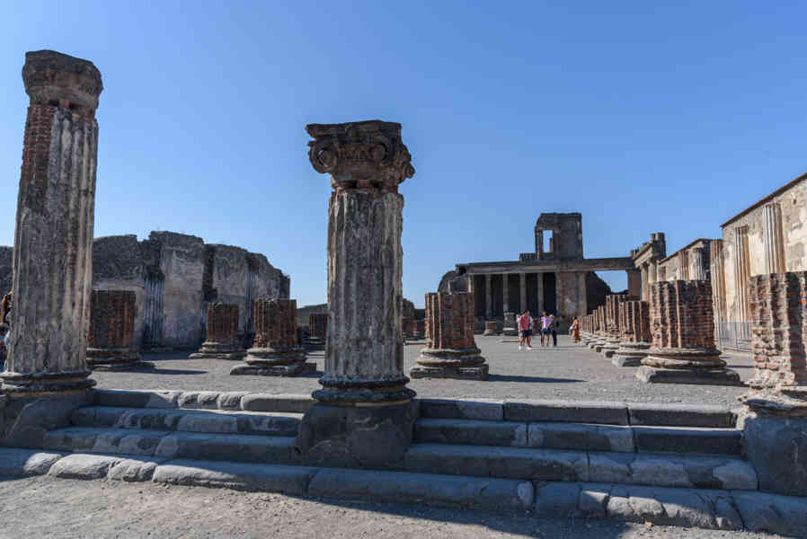 019 - Italia - Pompeya - parque arqueológico de Pompeya - Basílica.jpg